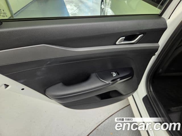 Kia K5 3세대 Trendy, 2021 12