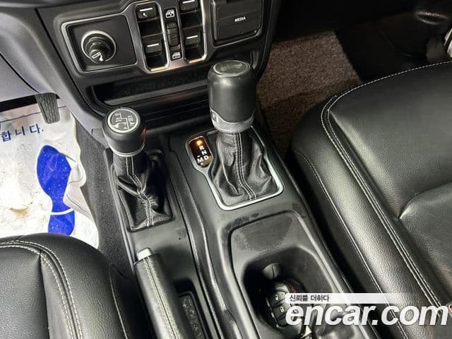 Jeep Wrangler (JL) 2.0 Overland Power top 4도어, 2021 14