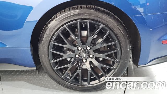 Ford Mustang GT кабриолет, 2022 все фото