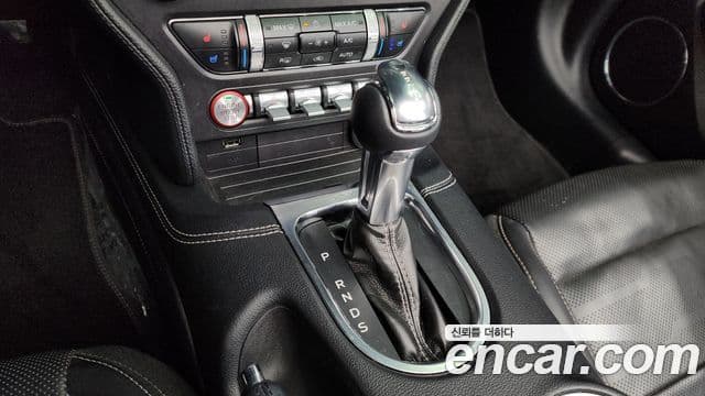 Ford Mustang GT кабриолет, 2022 9