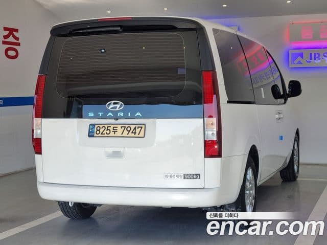 Hyundai Staria Modern, 2023 все фото