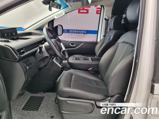 Hyundai Staria Modern, 2023 9