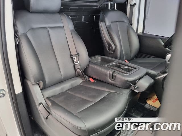 Hyundai Staria Modern, 2023 12