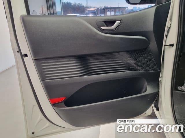 Hyundai Staria Modern, 2023 15