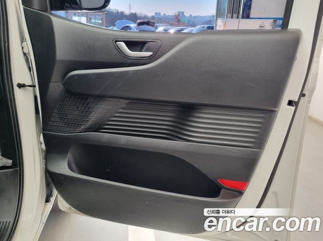 Hyundai Staria Modern, 2023 16
