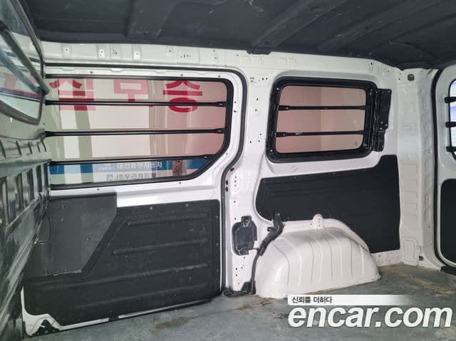 Hyundai Staria Modern, 2023 19