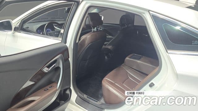 Hyundai Grandeur HG Premium, 2016 11