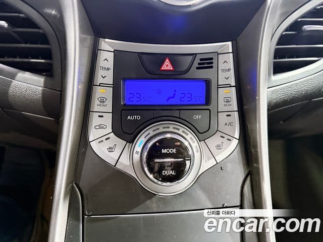 Hyundai Avante MD M16 GDI Avenue, 2013 11