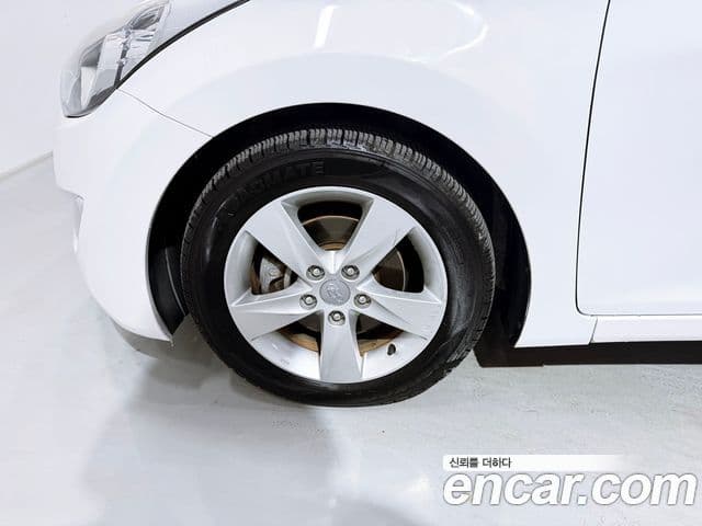 Hyundai Avante MD M16 GDI Avenue, 2013 20