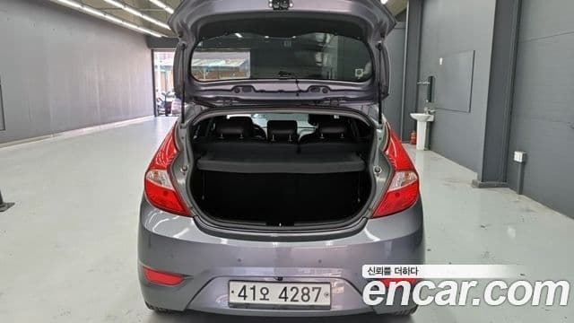 Hyundai Accent(новый кузов / новое поколение) Modern, 2015 12