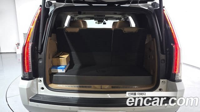 Cadillac Escalade 4세대, 2020 20