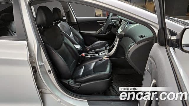 Hyundai Avante MD Premier, 2011 10