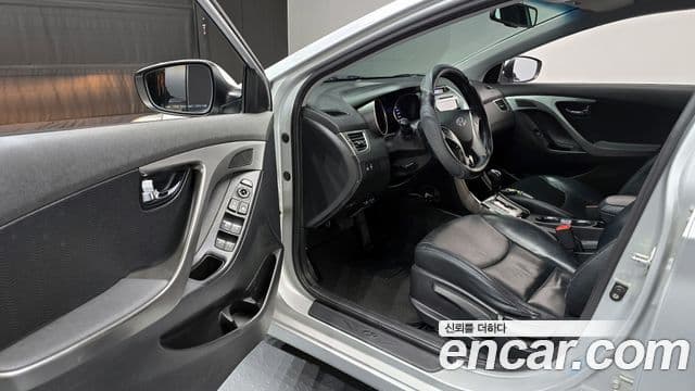 Hyundai Avante MD Premier, 2011 11