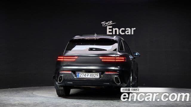 Genesis GV70, 2021 4