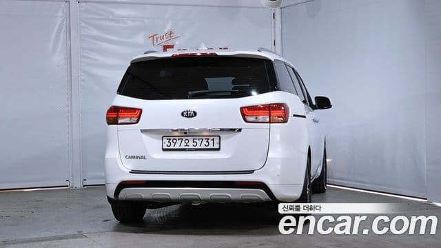 Kia All New Carnival Luxury, 2018 4