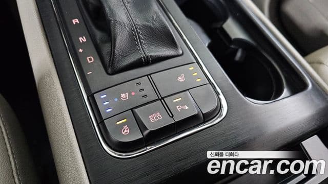 Kia All New Carnival Luxury, 2018 18