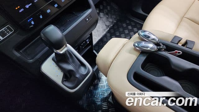 Hyundai Staria Modern, 2025 9