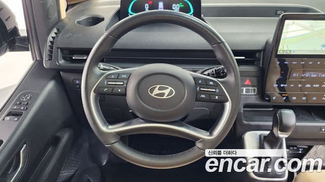 Hyundai Staria Modern, 2025 13