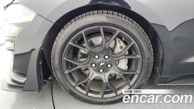 Ford Mustang кабриолет, 2019 все фото