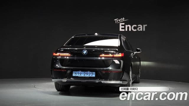 BMW i7 (G70) xDrive 60 Design Pure Excellence, 2023 4