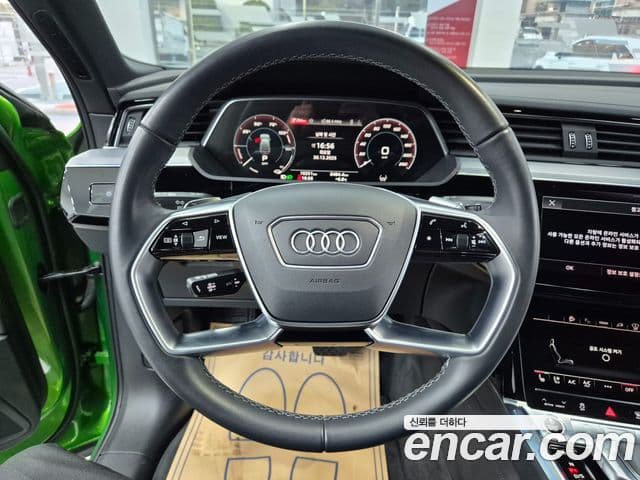 Audi Q8 e-Tron (GE) 55 Quattro Premium Sportback, 2024 9