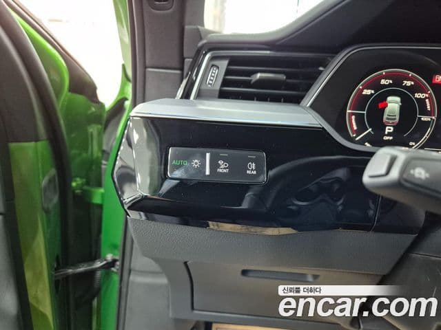 Audi Q8 e-Tron (GE) 55 Quattro Premium Sportback, 2024 15