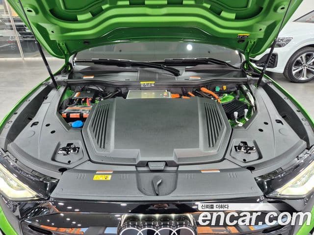 Audi Q8 e-Tron (GE) 55 Quattro Premium Sportback, 2024 19