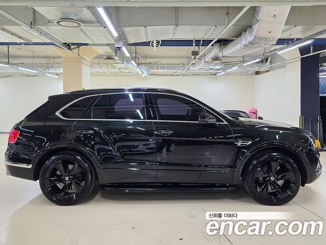 Bentley Bentayga, 2017 3