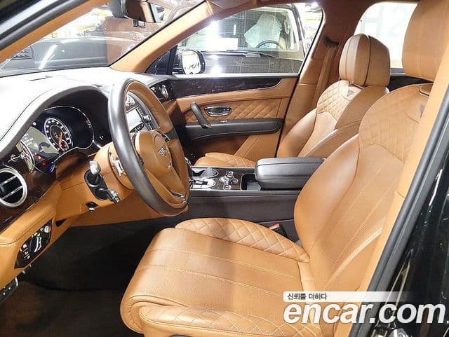 Bentley Bentayga, 2017 16