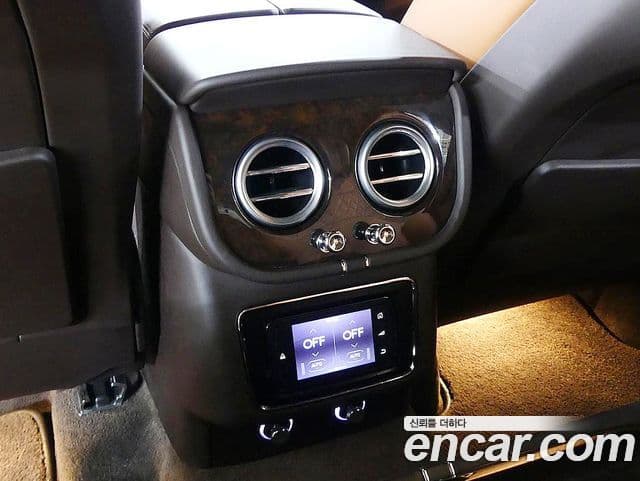 Bentley Bentayga, 2017 20