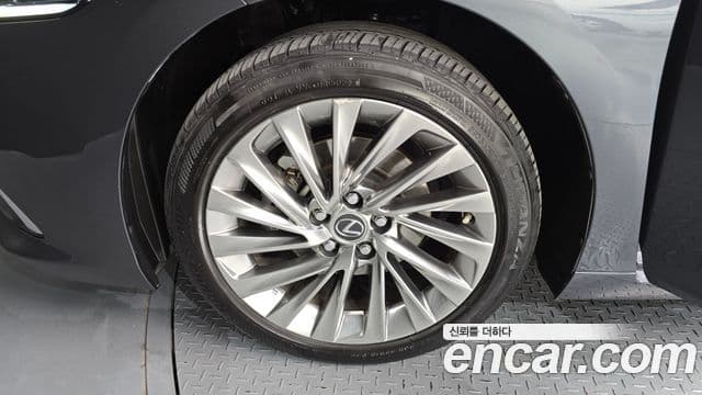 Lexus ES300h 7세대 Luxury Plus, 2022 все фото