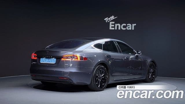 Tesla модель S, 2017 2