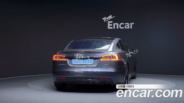 Tesla модель S, 2017 4