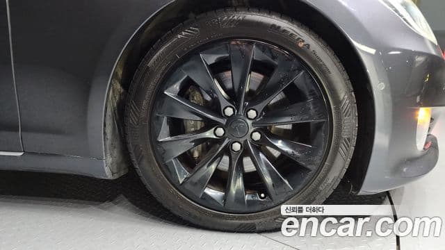 Tesla модель S, 2017 все фото