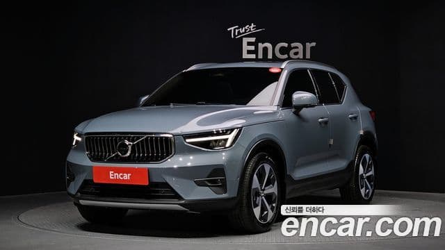 Volvo XC40 B4 Ultimate Bright, 2023 1