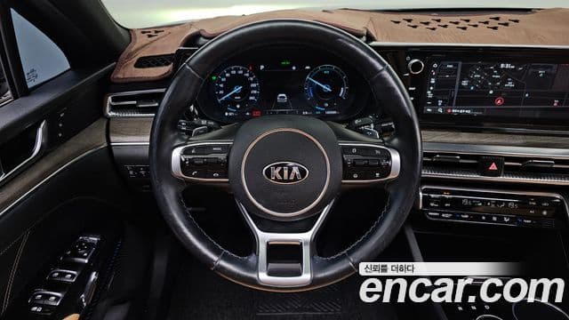 Kia K5 гибрид 3세대 Signature, 2021 13