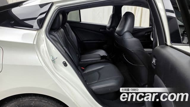 Toyota 프리우스 Prime, 2018 12