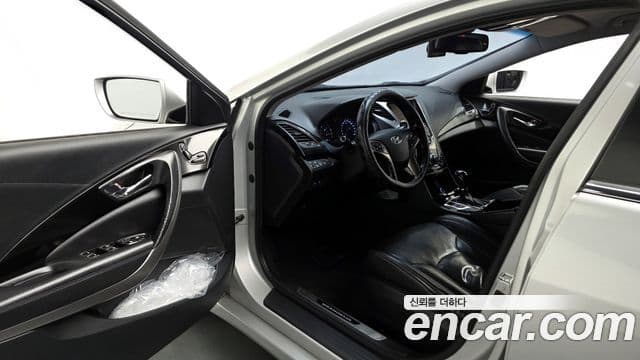 Hyundai Grandeur HG Executive, 2011 10