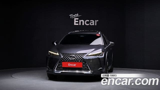 Lexus UX300h, 2025 3