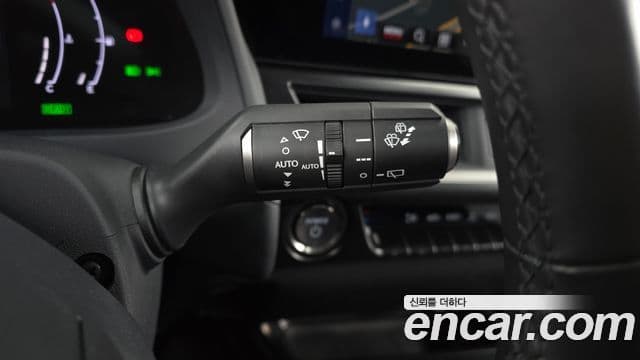 Lexus UX300h, 2025 19