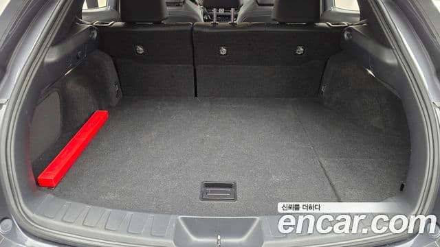 Lexus UX300h, 2025 20