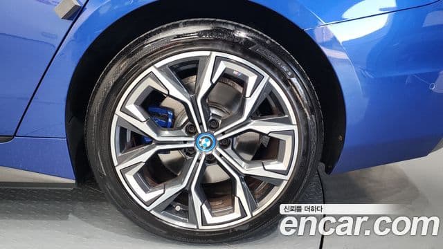 BMW i4 eDrive40 M Sport Pro, 2023 все фото