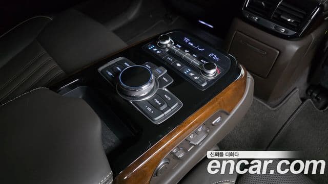 Genesis EQ900 Prestige, 2018 18