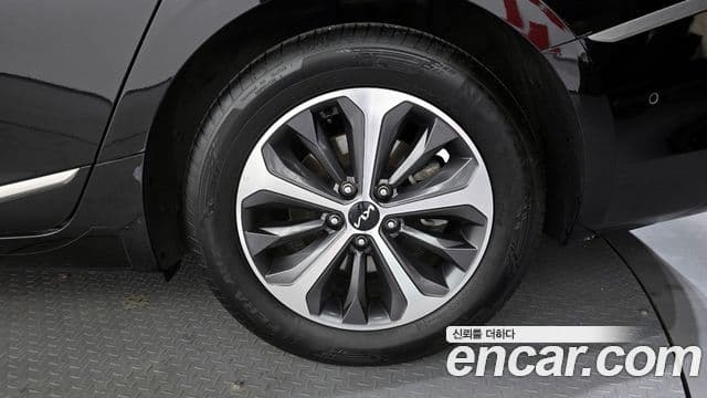 Kia K8 гибрид Noblesse, 2022 все фото