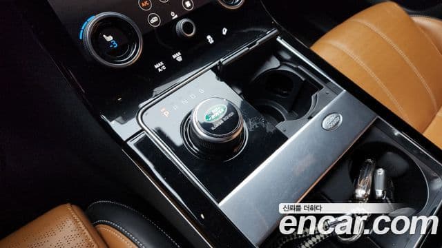 Land Rover Range Rover Velar 3.0 D300 R-Dynamic HSE, 2019 9