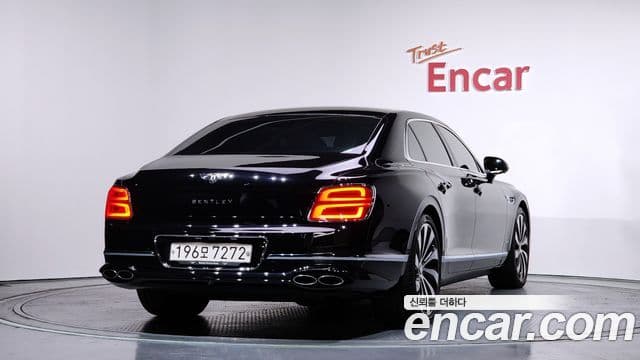 Bentley Flying Spur 3세대 4.0 Azure, 2023 2