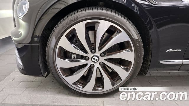 Bentley Flying Spur 3세대 4.0 Azure, 2023 все фото