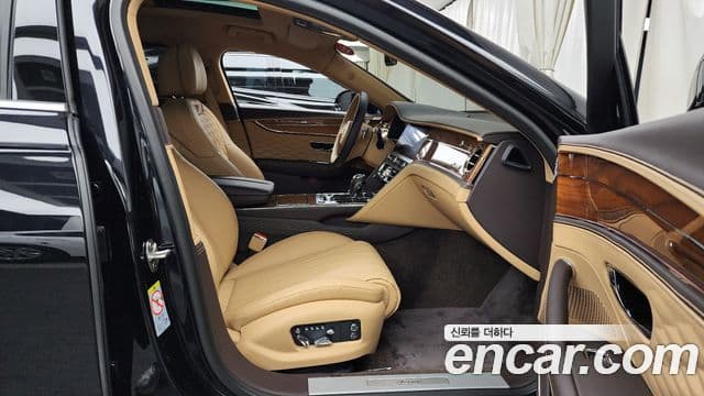 Bentley Flying Spur 3세대 4.0 Azure, 2023 11
