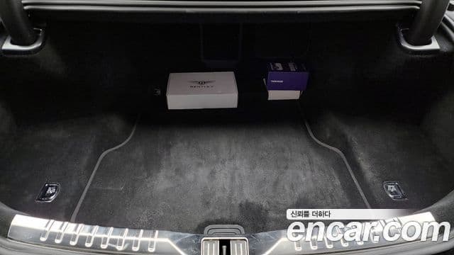 Bentley Flying Spur 3세대 4.0 Azure, 2023 19