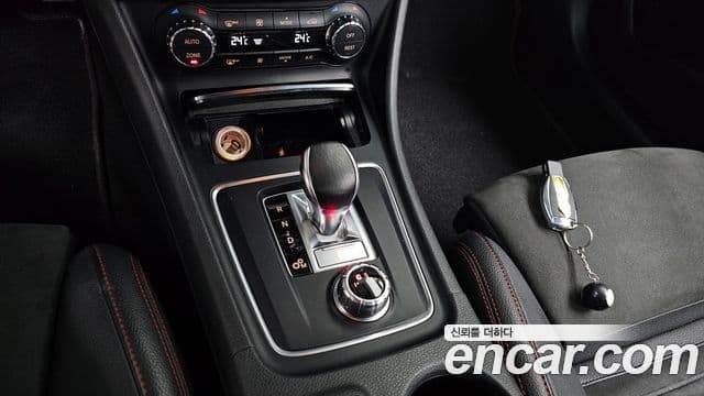 Mercedes-Benz A-класс W176 A45 AMG 4MATIC, 2018 9